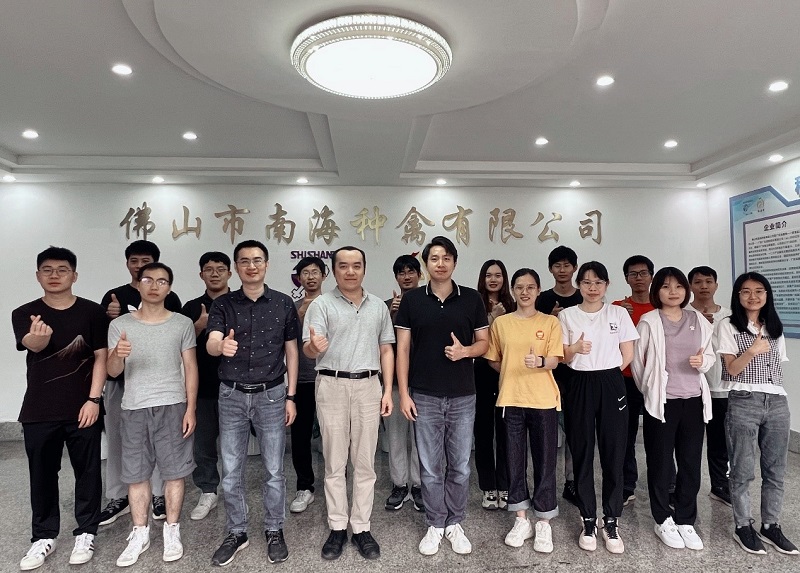 1656579272608050.jpg 青年员工座谈会2 - 副本.jpg