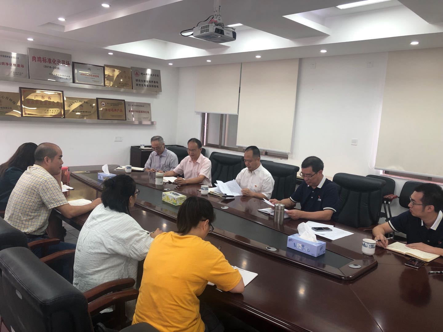 南海种禽党支部召开“不忘初心、牢记使命”专题组织生活会